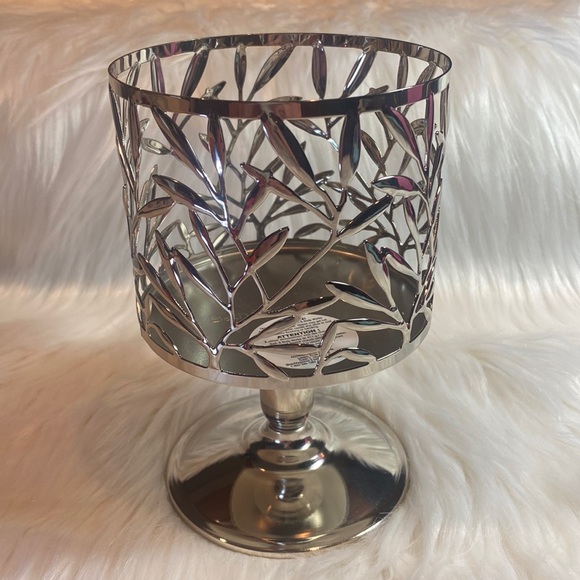 “Vine Leaf Pedestal“ 3-Wick Candle Holder shiny branches, Bath & Body Works, NWT - Picture 2 of 9